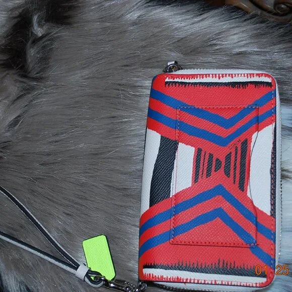 Coach Wallet Wristlet NEW - Picture 6 of 8
